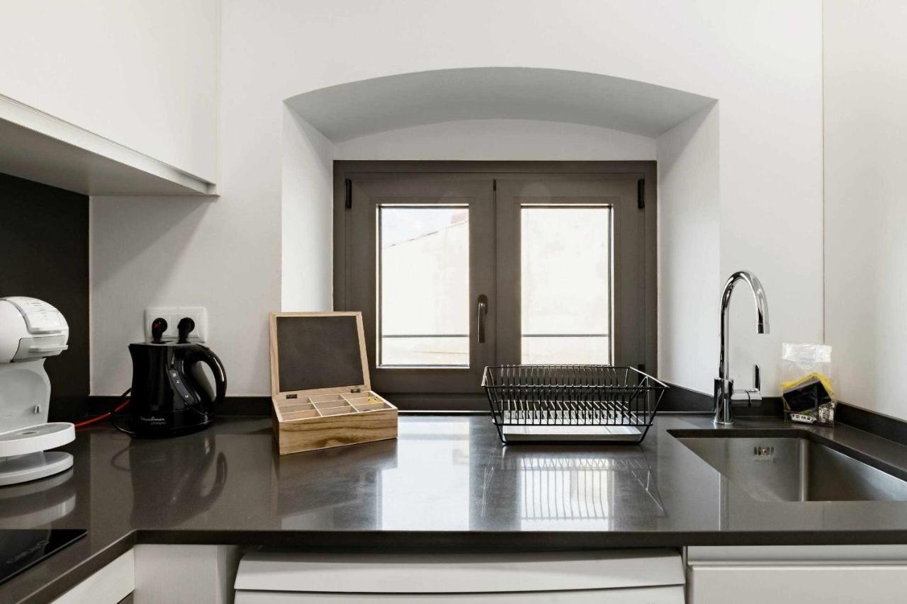 Revitalized Apartment In Historical Building Жерона Екстер'єр фото